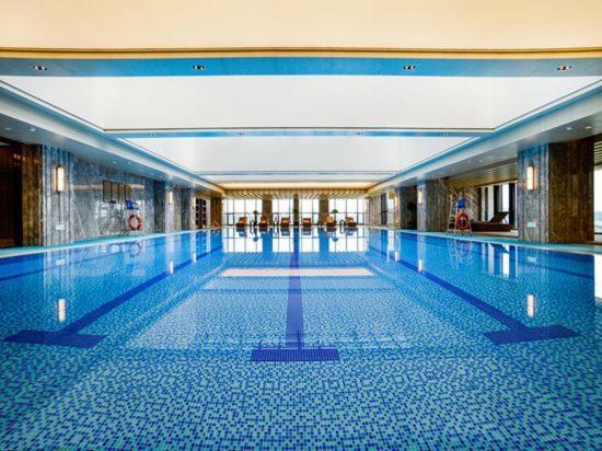 Grand New Century Hotel Haining Zhejiang מראה חיצוני תמונה